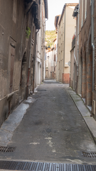 The old part of Cahors is known for its narrow streets. These are not much changed over the last six or seven centuries.